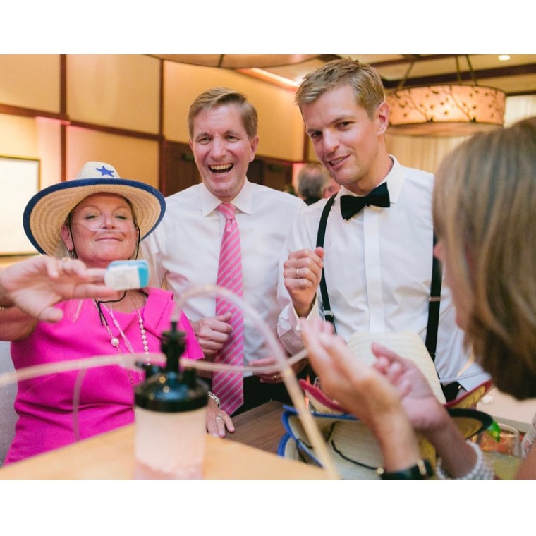 Checking that 02 level and getting on some oxygen at the Peak Oxygen Bar